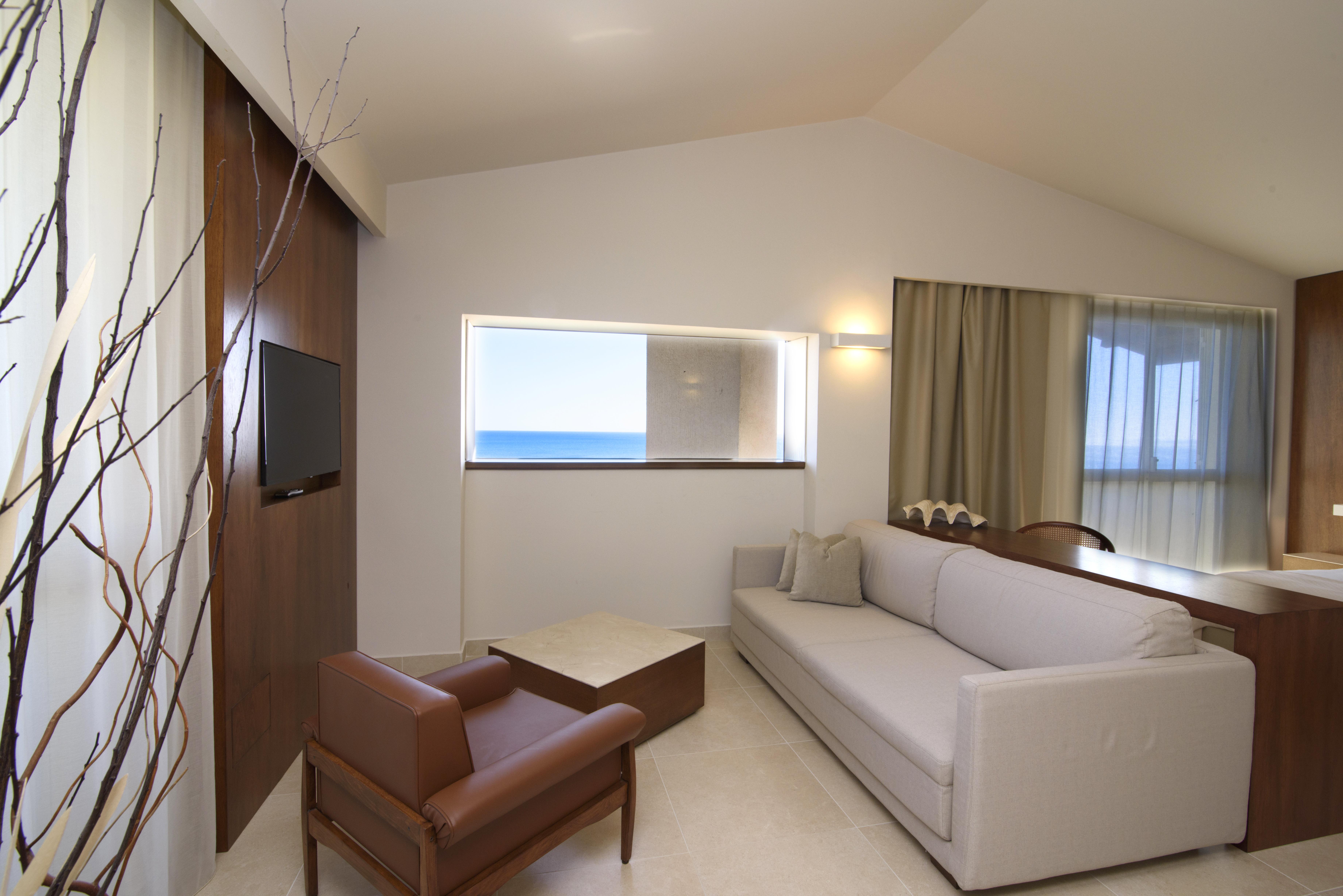 Grand President Hotel 4*